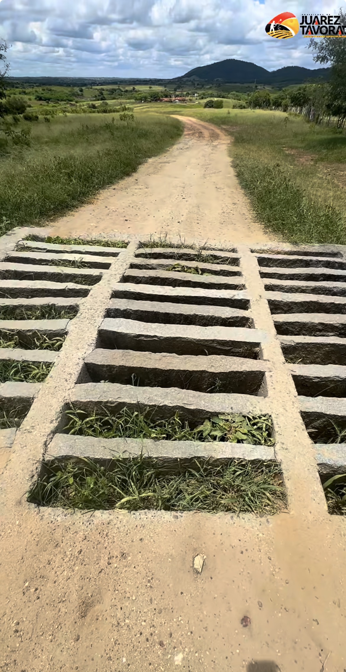 Prefeitura de Juarez Távora constrói mata-burros e amplia infraestrutura na zona rura