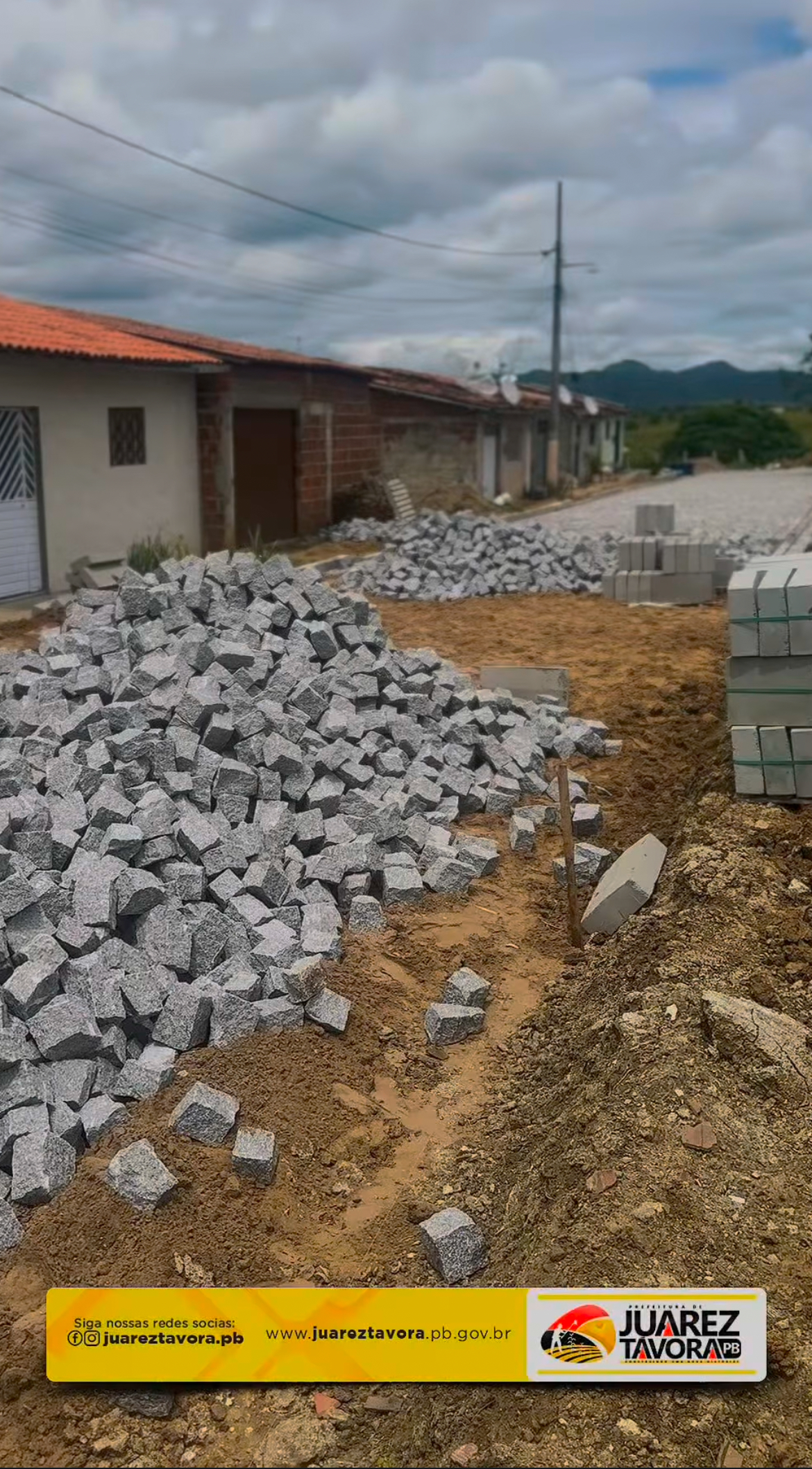 Prefeito Wilson Evangelista acompanha pavimentação no Conjunto Boa Vista