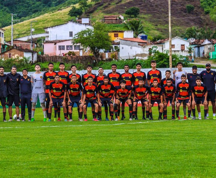 Jogo entre a Seleção de Juarez Távora e Sport Recife 